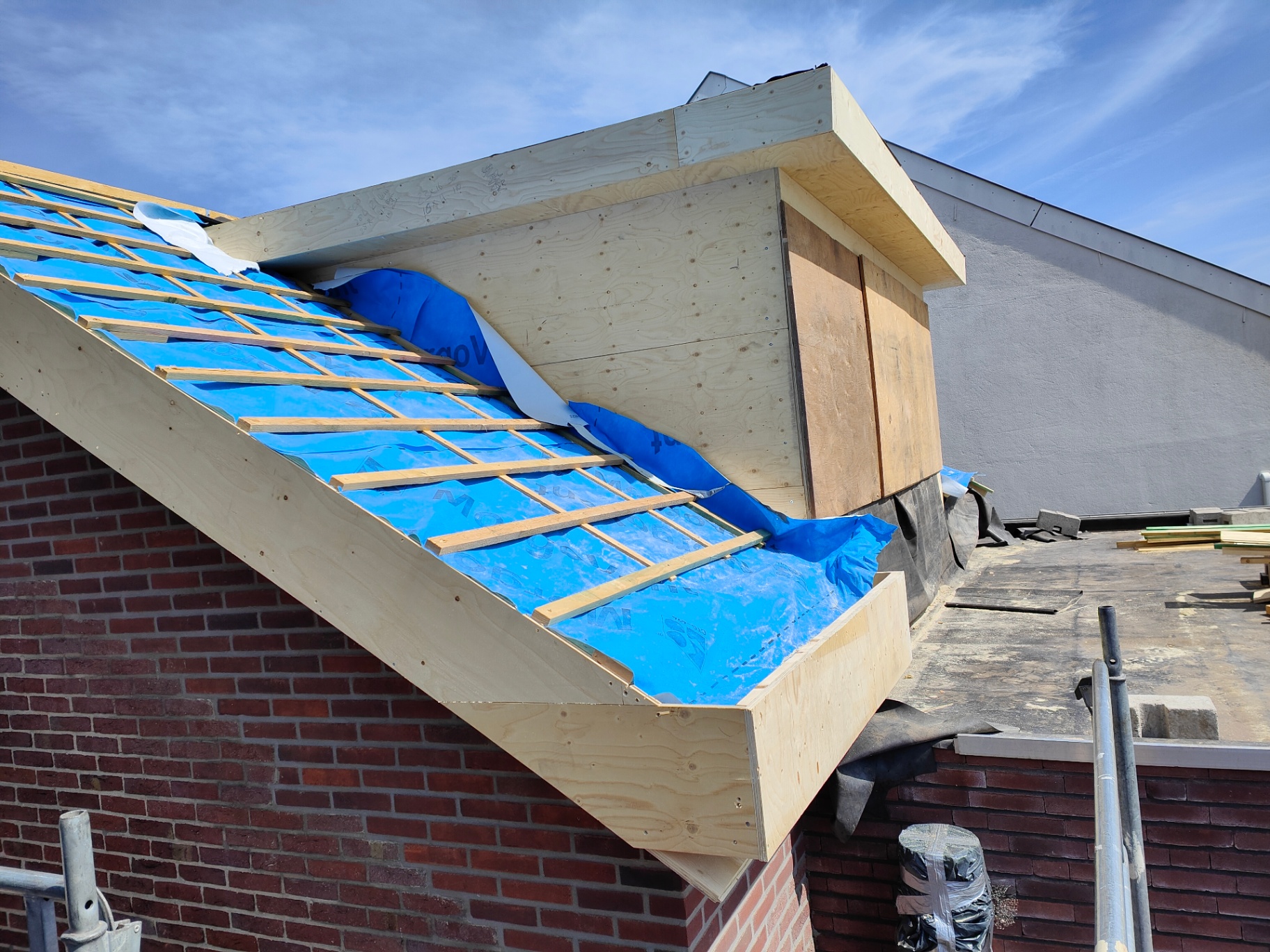 Dakkapel in opbouw — houtconstructie
